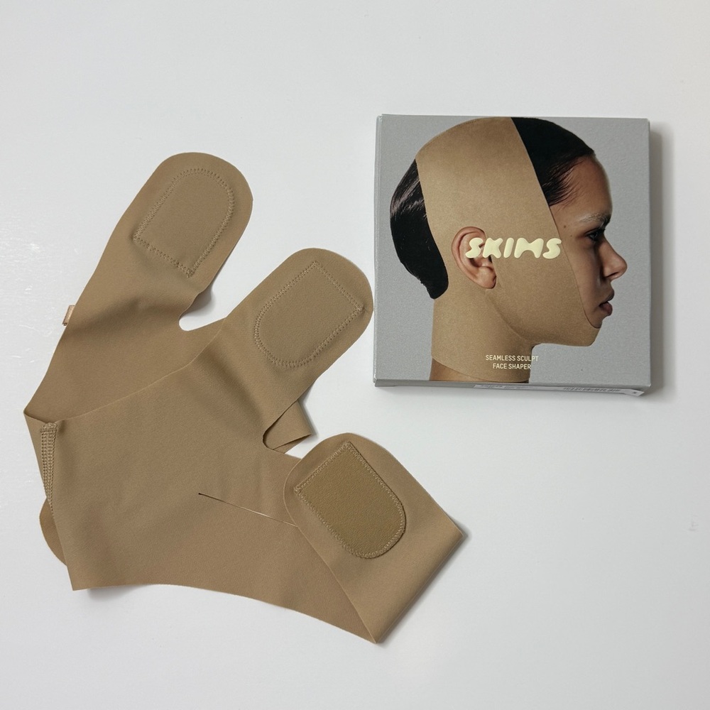 New in box Skims SEAMLESS SCULPT FACE SHAPER Wrap Clay